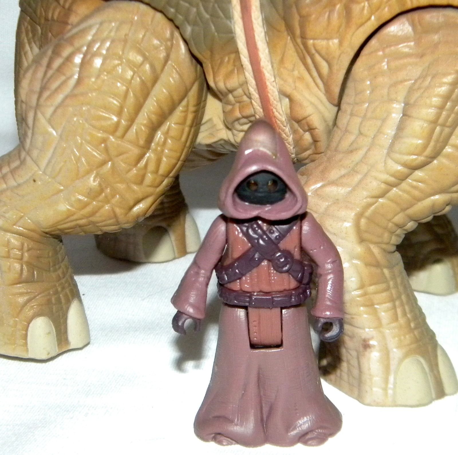 未開封品【Star Wars Ronto Jawa 】Kenner 限定版 Star Wars Ronto & Jawa Beast Pack Deluxe Figure Set : Amazon.com